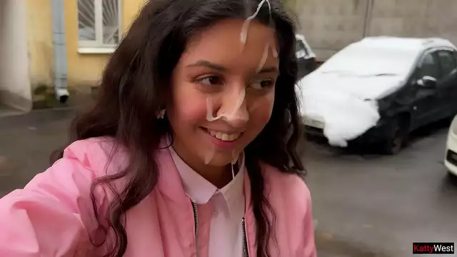 Mujer madura se la follan con semen en la cara - Cumwalk