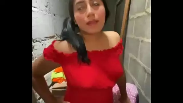 Sentir pena por el marido engañado, pillado in fraganti con una joven traviesa.